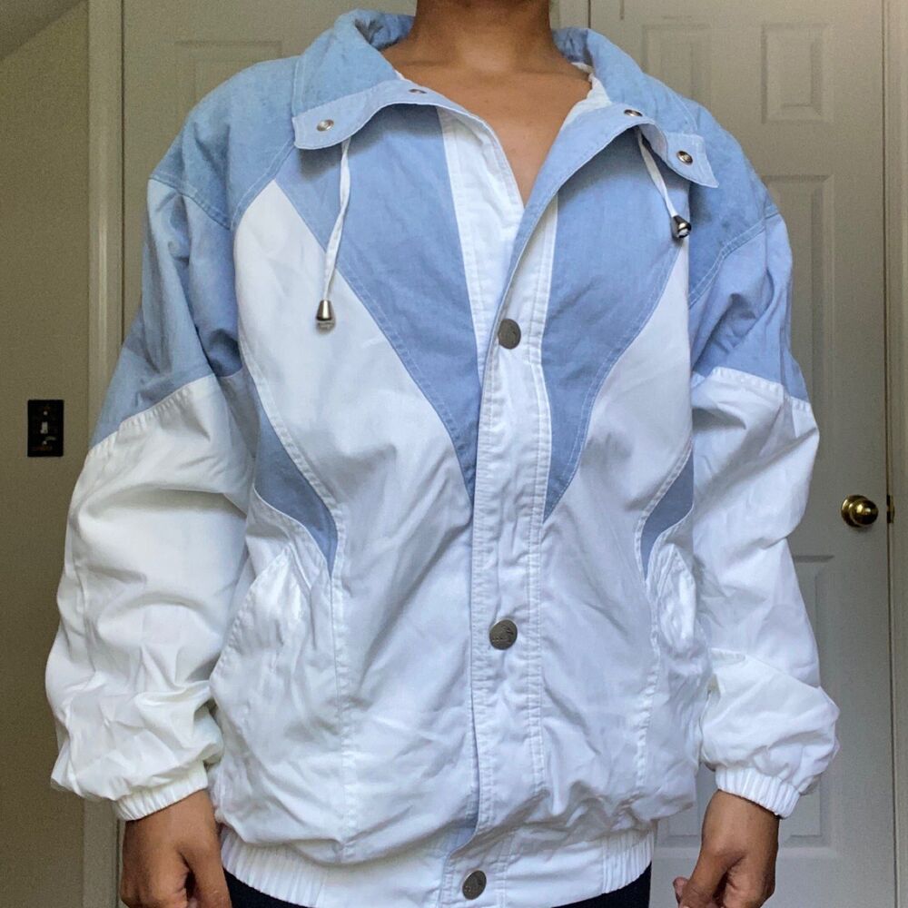 Vintage IZZI Geometric Detail Windbreaker Vintage 80s-90s White and Blue Color